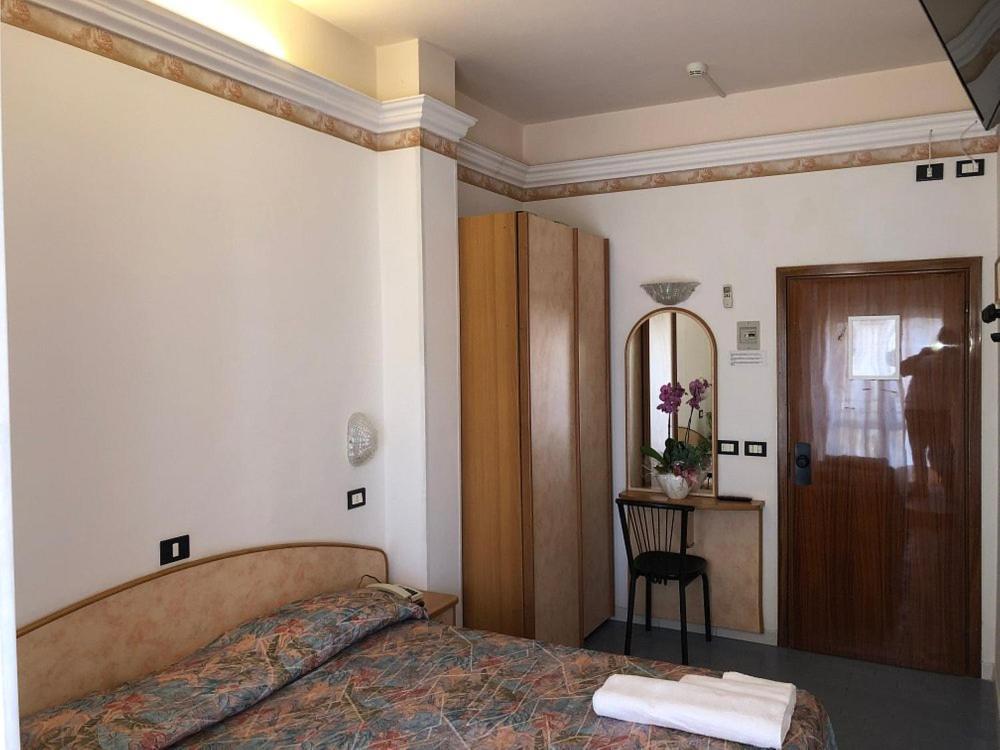 Hotel Augustus Gatteo a Mare Exterior photo